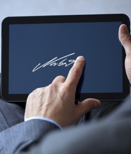 Elektronische Unterschrift auf Tablet