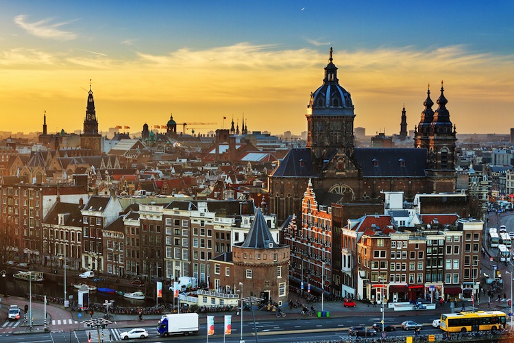 amsterdam-750-shutt_199317665