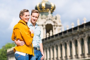 Junge Menschen vor dem Dresdener Zwinger