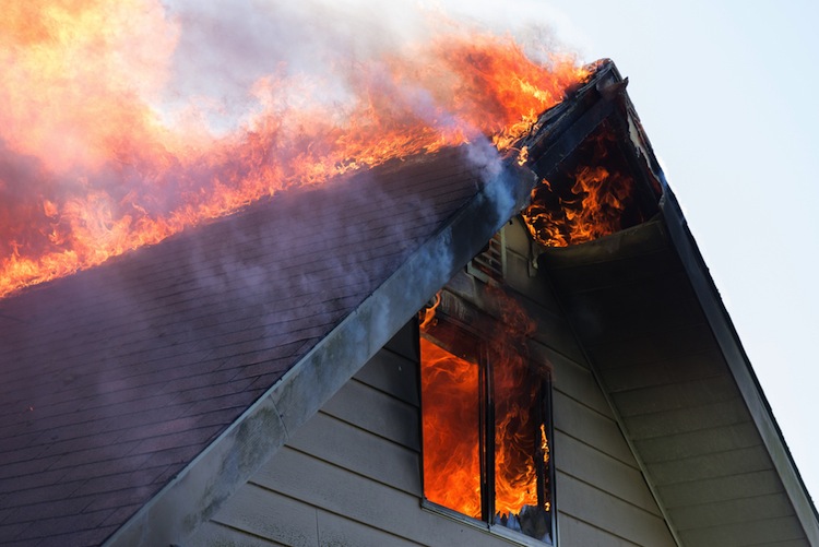 Versicherung deckt Schäden an Ihrem beweglichen Besitz durch Feuer, Leitungswasser, Sturm, Einbruch und Raub.