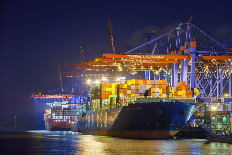 Container-Schiff im Hamburger Hafen: Die deutschen Ausfuhren kletterten im März 2017 auf den höchsten Monatswert seit 1950.