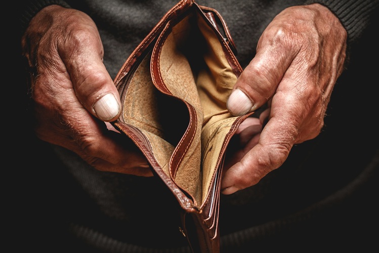 2014 hatte die GRV noch einen Überschuss von 3,16 Milliarden Euro erzielt, 2015 rutschte sie dann mit 1,59 Milliarden Euro in die roten Zahlen.