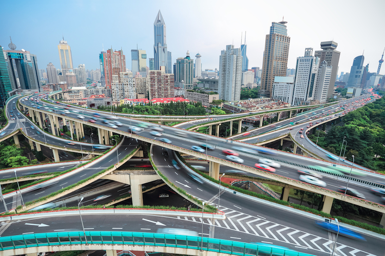shanghai kreuzung straße infrastruktur china asien shutterstock_166309580