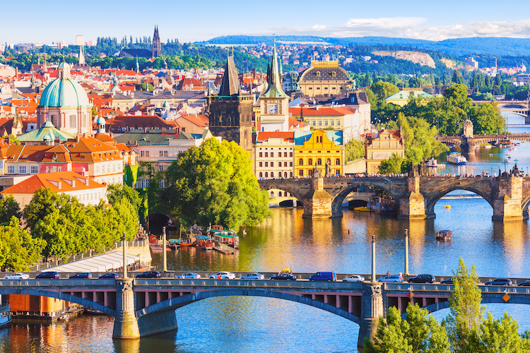 Blick auf das historische Prag: Die tschechische Hauptstadt war Veranstaltungsort der Network Convention 2018 von Blau direkt.