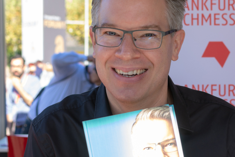 Frank Thelen stellte auf der Buchmesse in Frankfurt im Oktober 2018 seine Autobiografie vor. Thelen ist einer der bekanntesten Business Angels Deutschlands.