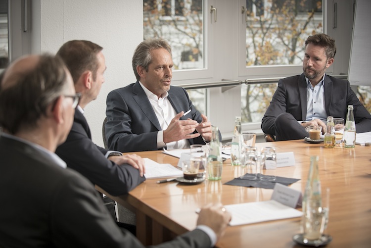 Cash Digitalisierung 049 in Roundtable: Nur Desktop funktioniert nicht mehr