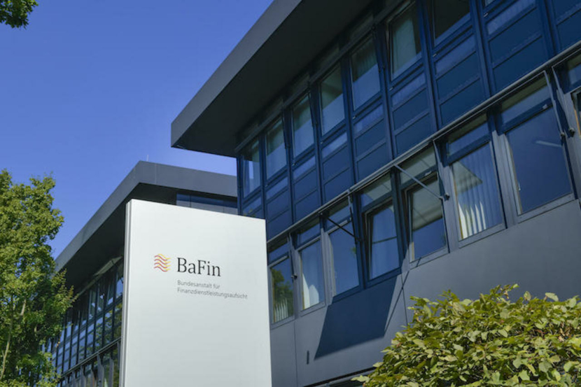 Bafin prüft: Mitarbeitergeschäfte mit Gamestop- und AMC ...
