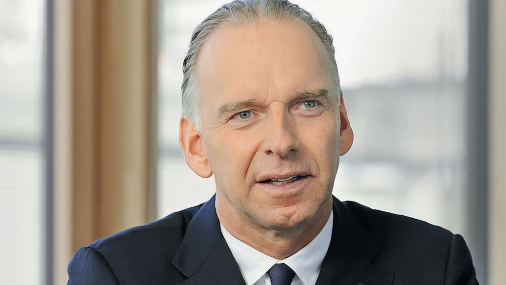 Porträtfoto des Wolfgang Hanssmann, der Vertriebsvorstands von HDI,