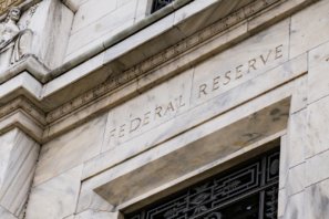 Eingang des Fed-Gebäudes in Washington