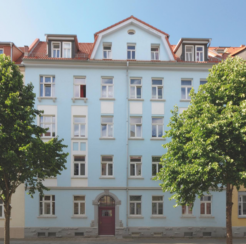 Hellblaues Mehrfamilienhaus in Erfurt aus einem vorherigen Primus Valor Fonds