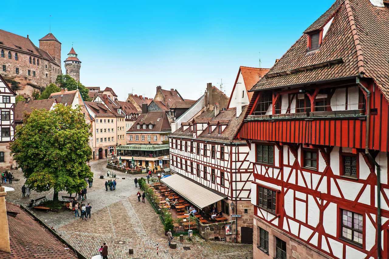 Fachwerkhäuser und Marktplatz in Nürnberg