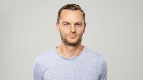 Porträtbild von Mintos CEO Martins Sulte im T-Shirt.