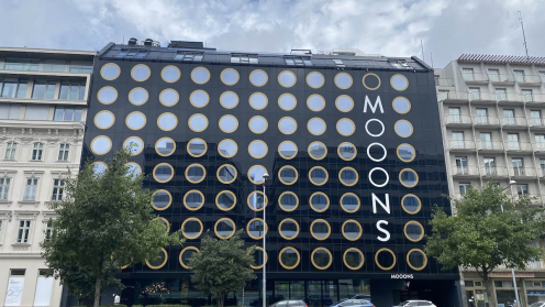 Fassade Mooons des Hotel Wien, das Real I.S. gekauft hat