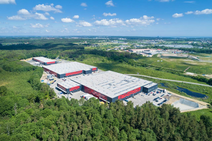 Luftaufnahme des Logistikparks von Generali nahe Danzig