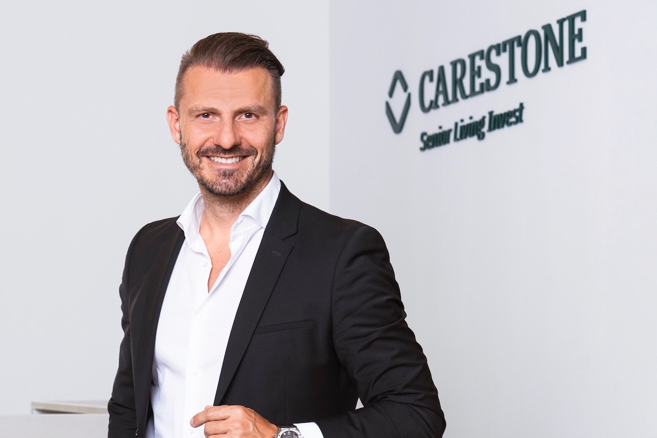 Portrait von Sandro Pawils, Chief Sales Officer der Carestone Gruppe
