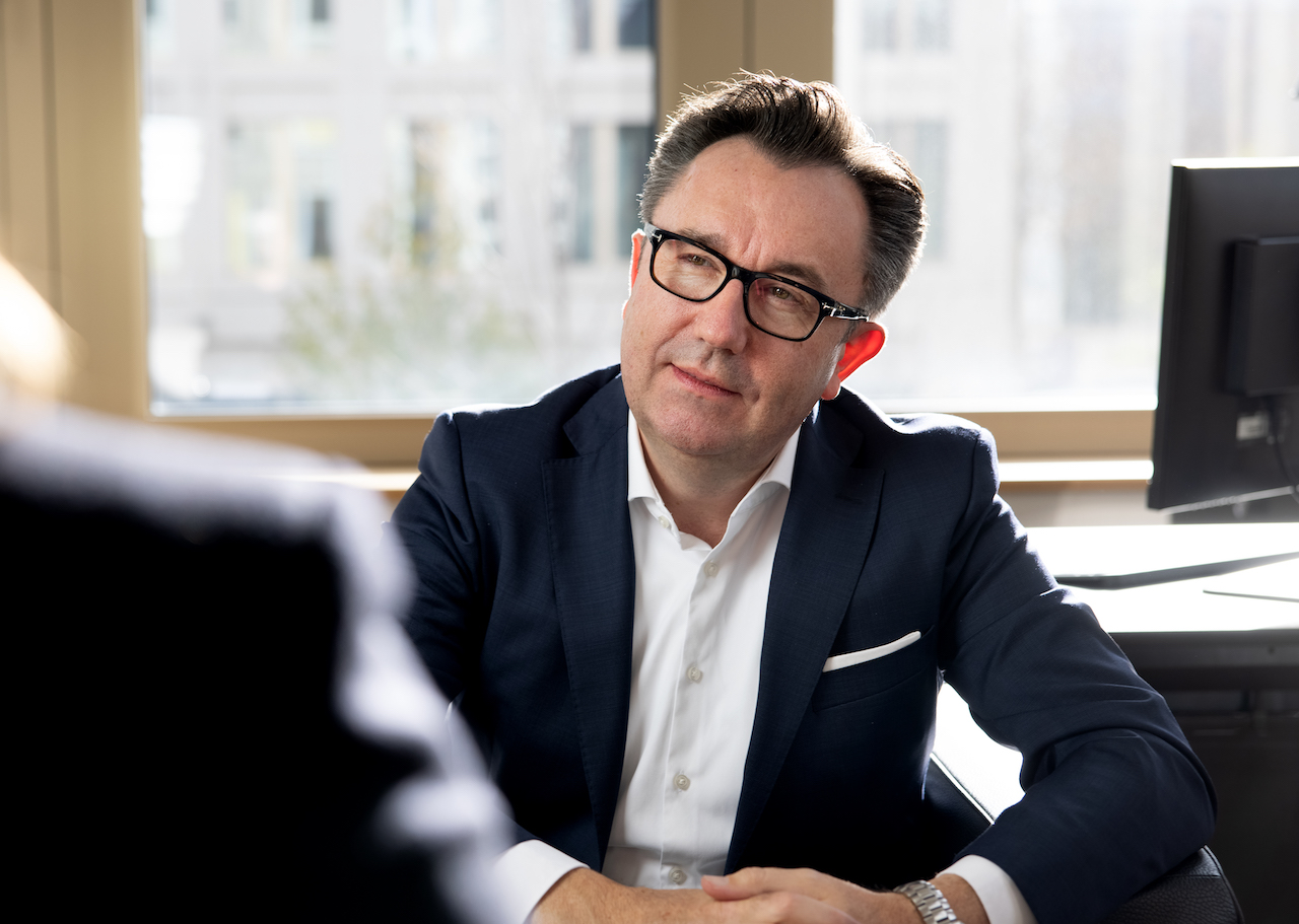 Deutsche Finance Manager Symon Hardy Godl im Gespräch