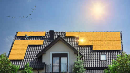 Haus mit Sonnenkollektoren