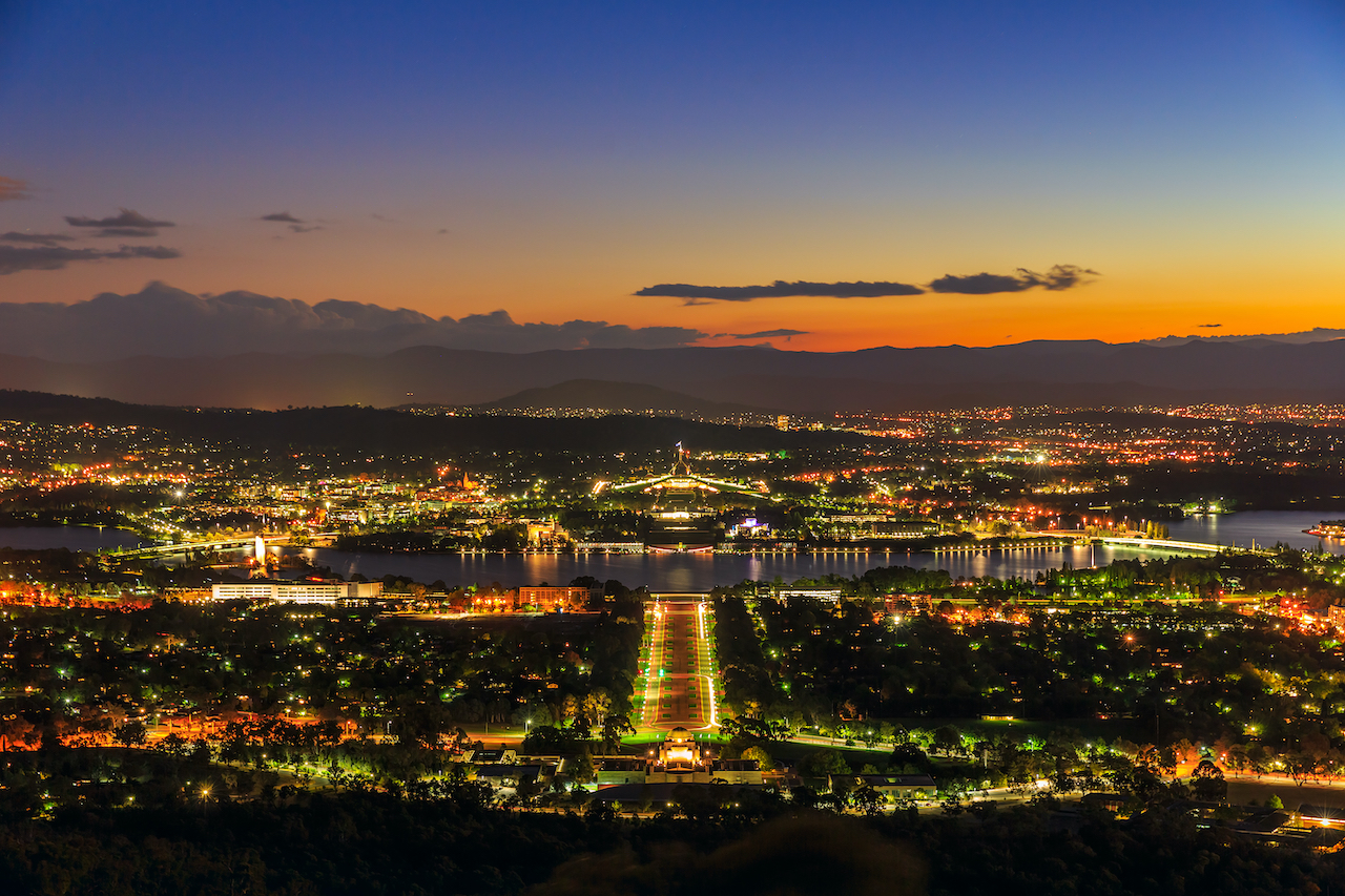 Canberra bei Nacht