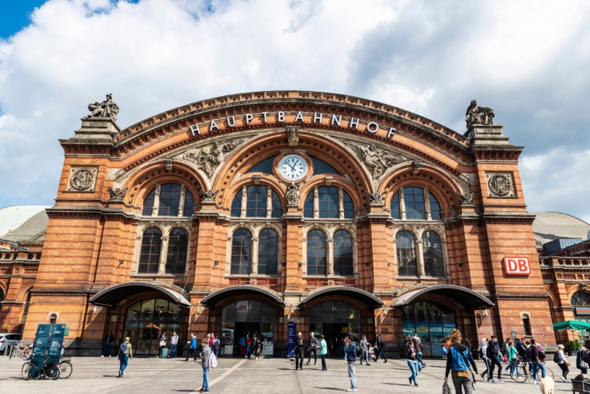 Der Bahnhof von Bremen Frontansicht