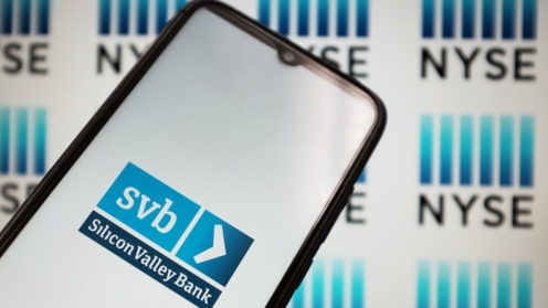 Logo der Silcon Valley Bank auf einem Smartphone