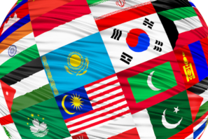 Collage der Flaggen asiatischer Länder