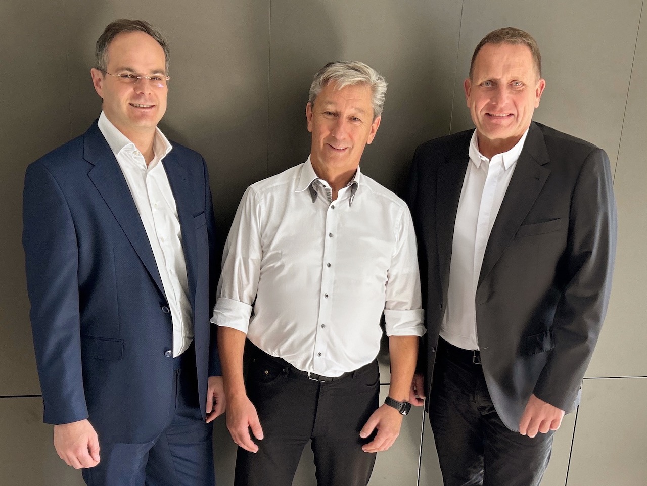 Von links: Jovan Zafirov (CFO Summitas), Michael Moog (Vorstand Easie AG), Stephan Ommerborn (Geschäftsführer Summitas)