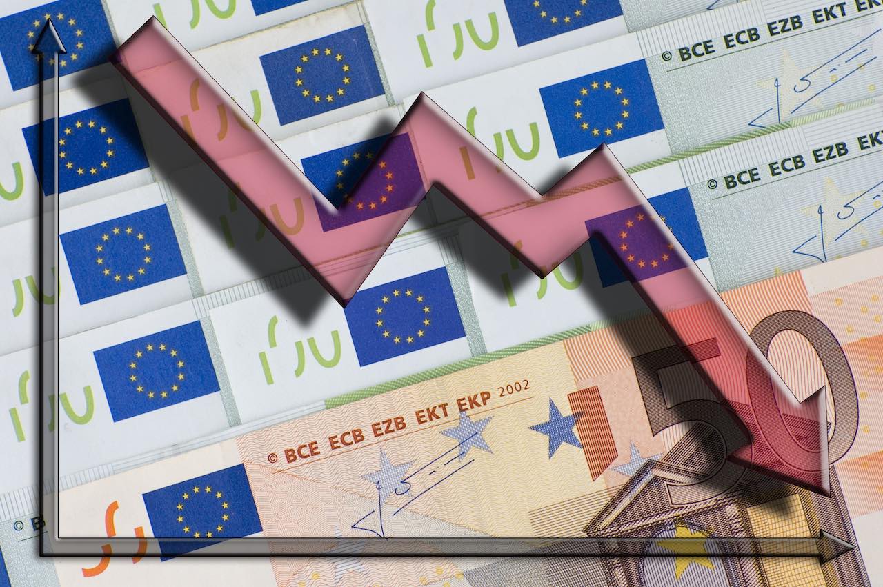 Fallende Kurve auf Euroscheinen