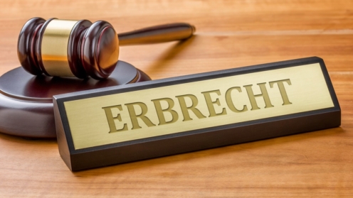 Erbrechtschild und Richter-Hammer