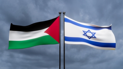 Plaestiner- und Israel-Flaggen voneinander abgewandt