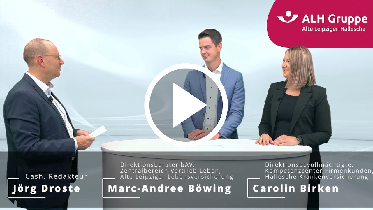 Cash. Redakteur Jörg Droste im Gespräch mit Marc-Andree Böwing und Carolin Birken (v.l.)