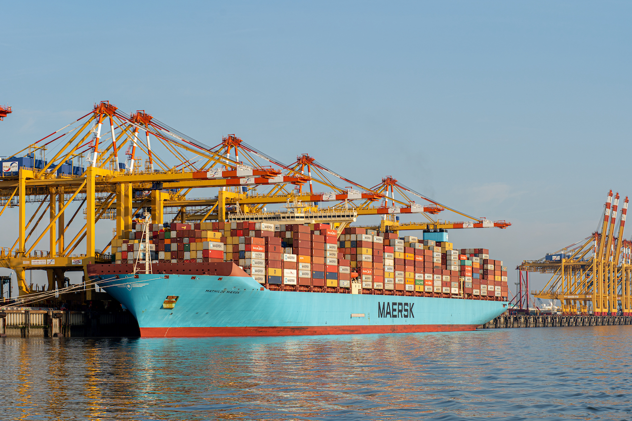 Maersk-Frachter in Bremerhafen