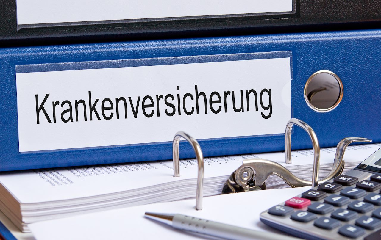 Ordner mit der Aufschrift Krankenversicherung