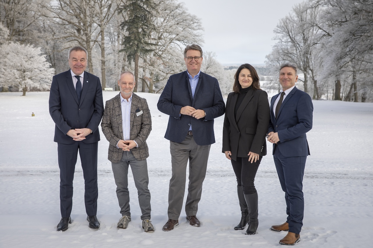 Ralf Berndt, Vorstand Stuttgarter Karsten Rehfeldt, Geschäftsführer BBVS Martin Gräfer, Vorstand Die Bayerische Alexandra Markovic-Sobau, Leiterin Vertrieb Hallesche Paulo Patricio, Organisationsdirektor Makler & Mehrfachagenten, Hanse Merkur