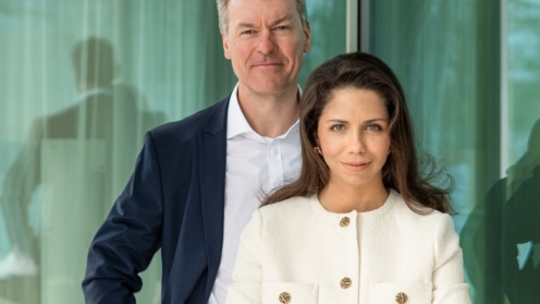 Kristina Salamon und Sven Mückenheim, beide Dr. Peters Group