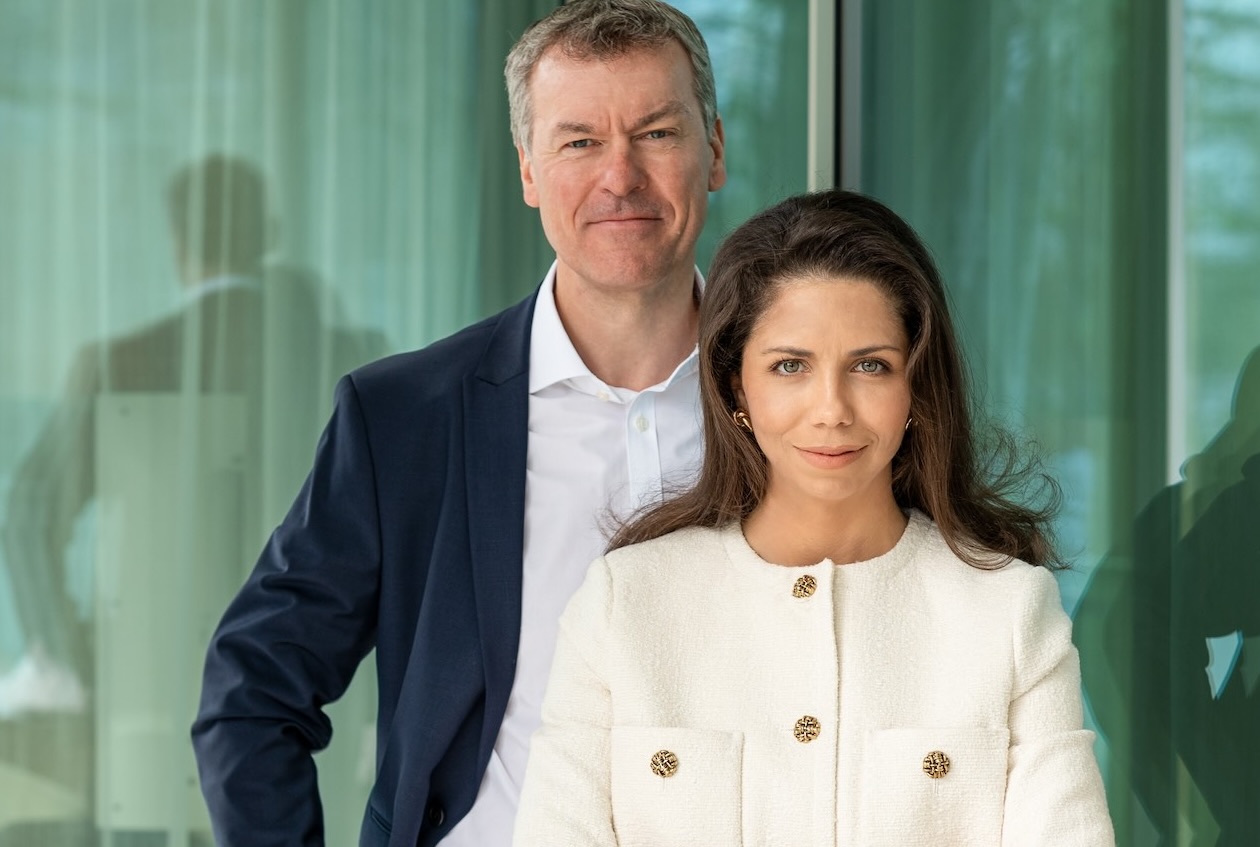 Kristina Salamon und Sven Mückenheim, beide Dr. Peters Group