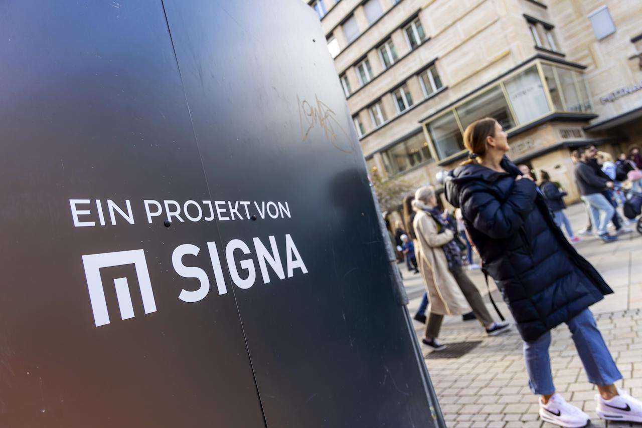 Signa-Bauzaun in Stuttgart