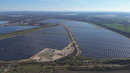 Luftaufnahme des riesigen Solarparks