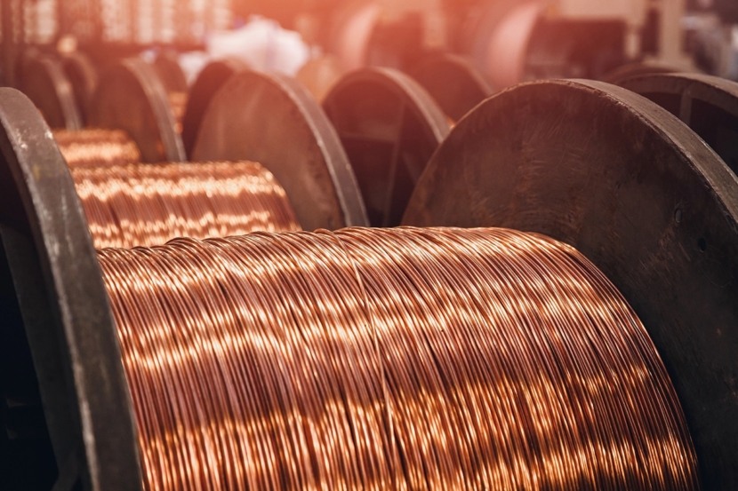 Produktion von Kupferdraht, Bronzekabel in Rollen in der Fabrik