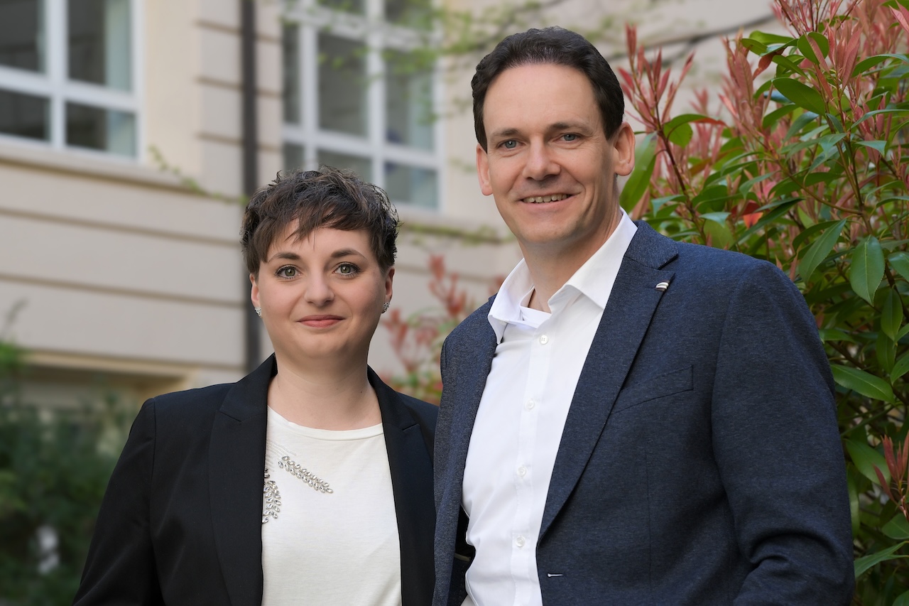 Annkatrin Schöller und Volker Bohn, neue Nachhaltigkeitsmanagerin und ehemaliger Nachhaltigkeitsmanager der Stuttgarter