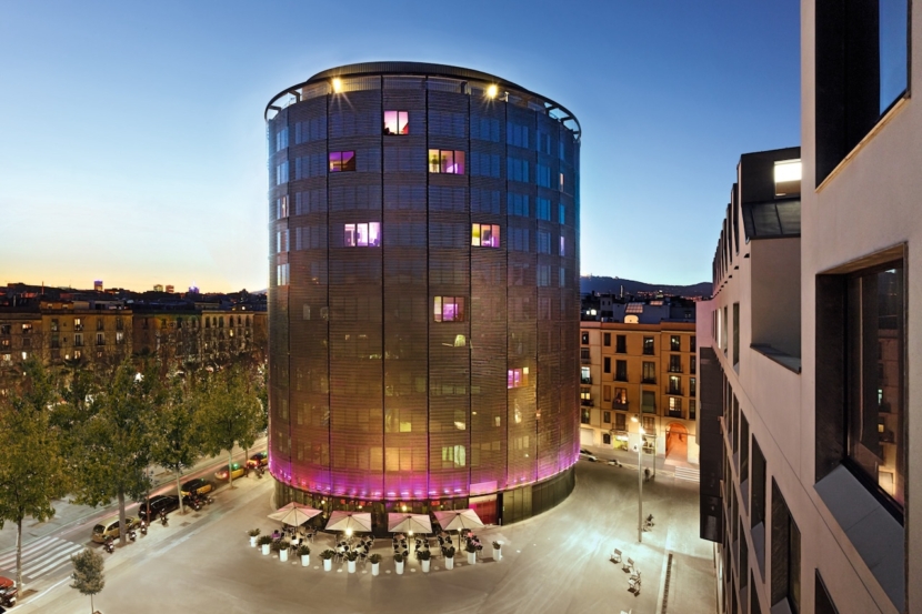 Außenaufnahme des Hotel „Barceló Raval“ in Barcelona