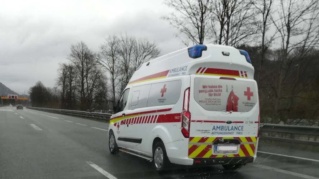 Krank auf Reisen, Krankenrücktransport, Krankentransport