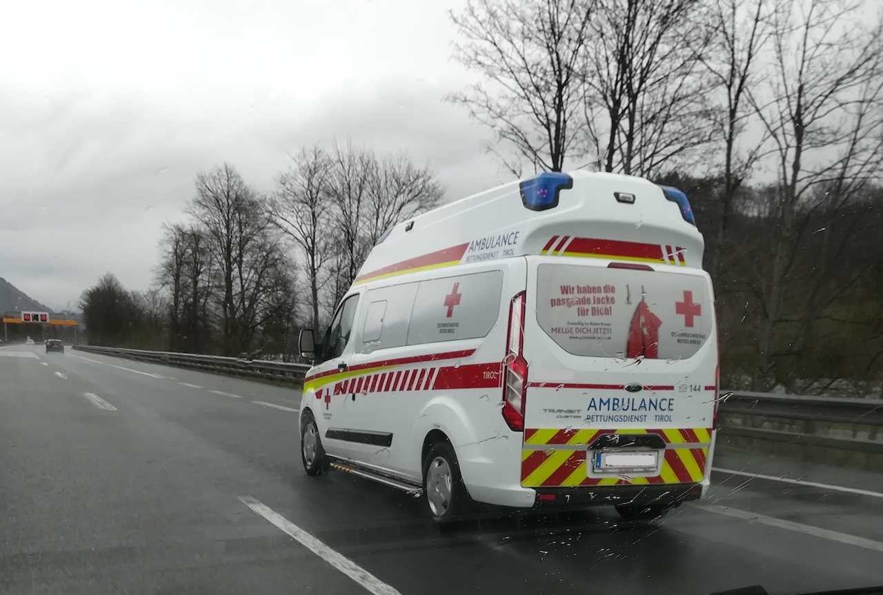 Krank auf Reisen, Krankenrücktransport, Krankentransport