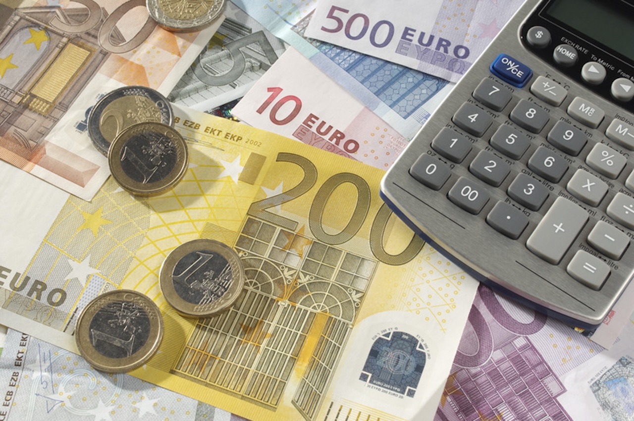 Euro, Taschenrechner, Gehalt, Verdienst, Tarif, Tarifvertrag