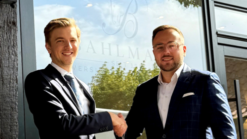 Tim Wieland, stellvertretender Geschäftsführer Bahlmann Konzepte, und Kevin Jürgens, Vertriebsvorstand Phönix Maxpool Gruppe