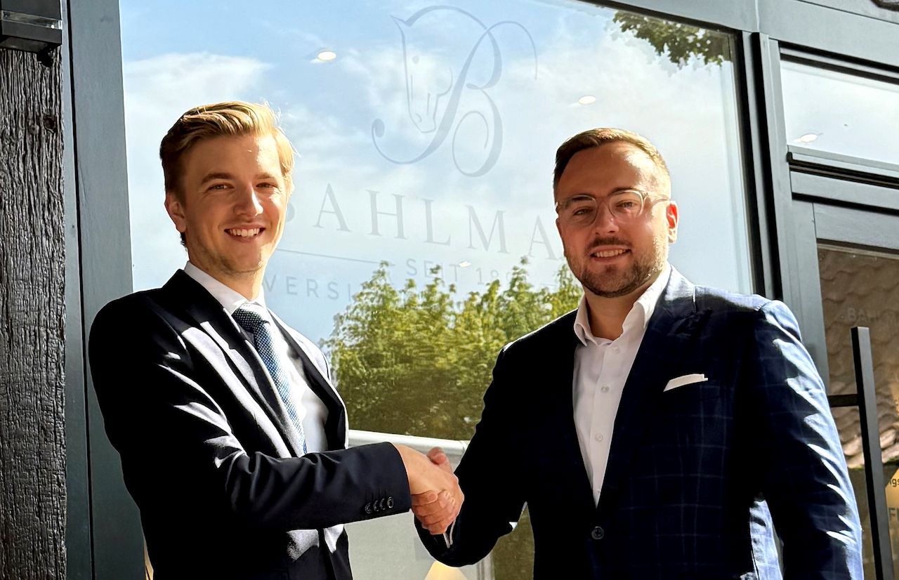 Tim Wieland, stellvertretender Geschäftsführer Bahlmann Konzepte, und Kevin Jürgens, Vertriebsvorstand Phönix Maxpool Gruppe