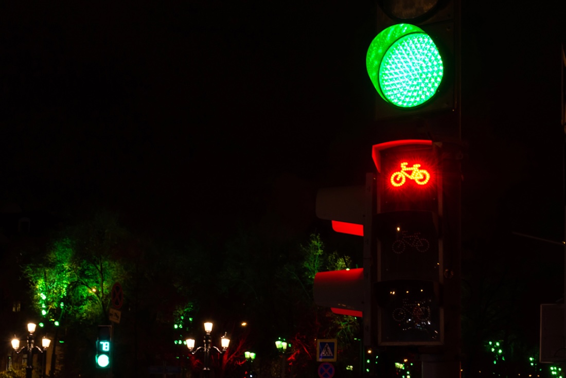 Rote Ampel, Grüne Ampel, Radfahrer, Recht, Verkehrsrecht, Rechtschutz, R+V