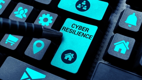 Schild mit der Aufschrift „Cyber Resilience“. Begriff zur Messung, wie gut ein Unternehmen einen Cyberangriff bewältigen kann.