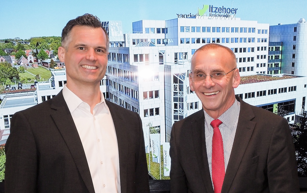 Christoph Wappler, neuer Finanzvorstand der Itzehoer (li.) und der scheidenen Vorstandsvorsitzende Uwe Ludka.