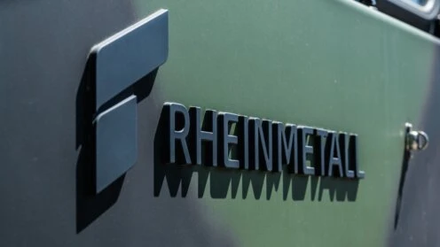 Rheinmetall-Logo auf Rüstungsfahrzeug