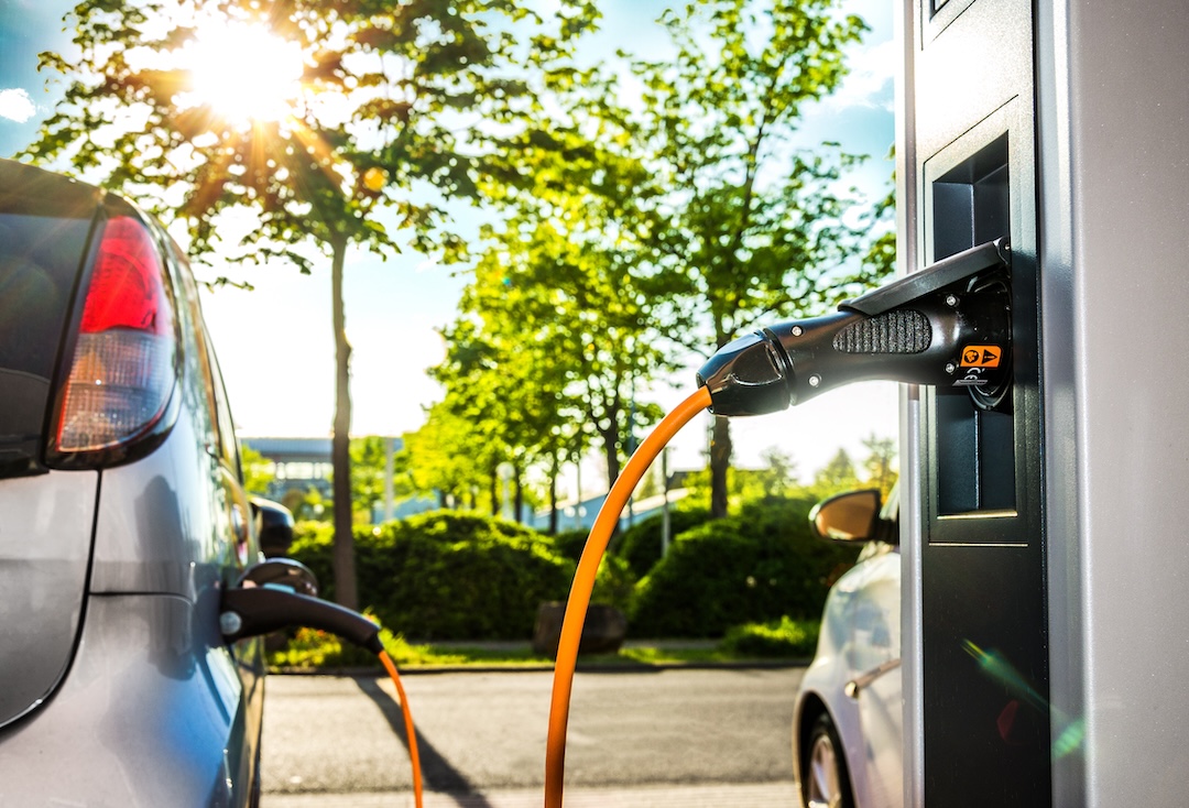 Elektroauto an der Ladestelle